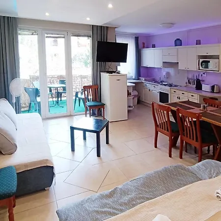 Balcony סגד